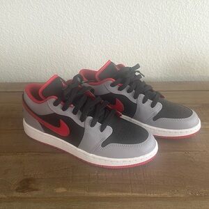 BNWOT - boys Air Jordan 1 low tops - red, black and grey - size 5Y